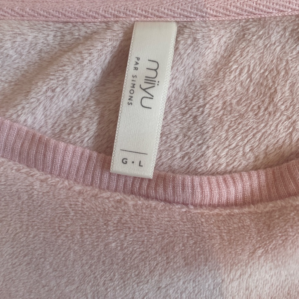 🌸🤍🌸 Baby Pink Ultra Soft Lounge Sweater Size L